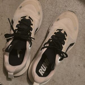 Nike Women's Black and Cream Athletic Shoes